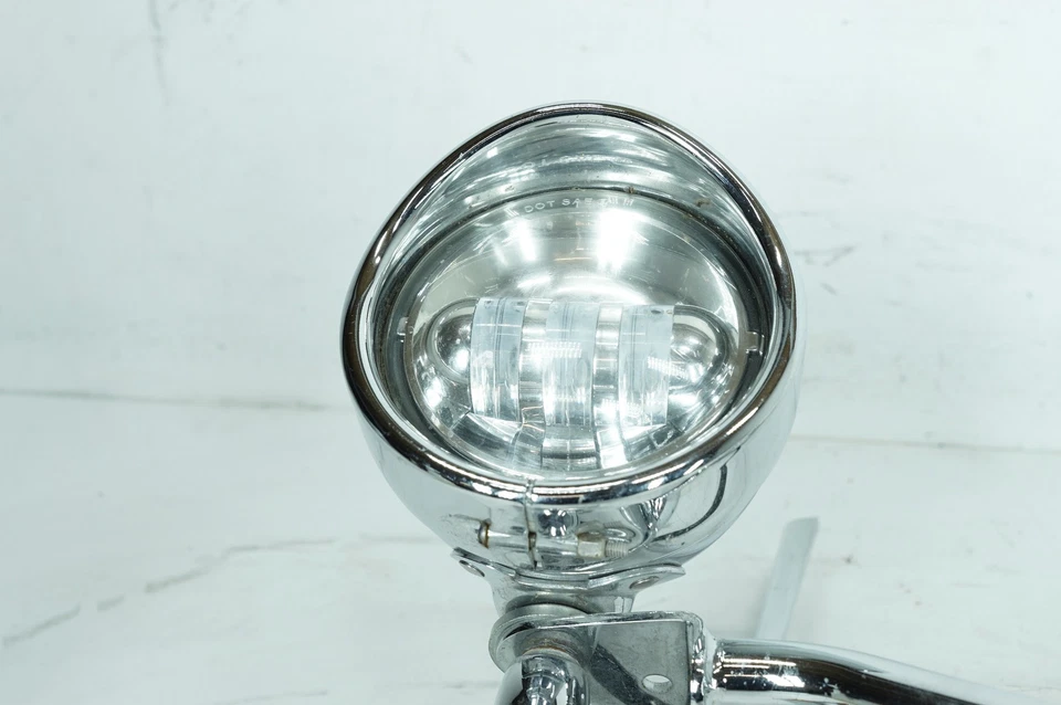 2010 Harley Softail Heritage Classic Front Turn Signal Indicators Aux Light Bar - Image 2 of 4