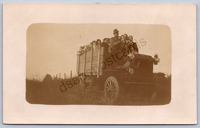 K39/ Folsom California Postcard RPPC c1910 Grape Workers Farmer Truck 122