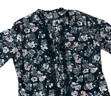 Art & Soul Boho Western Style Pearl Snap Medium Green Floral country whimsy Top