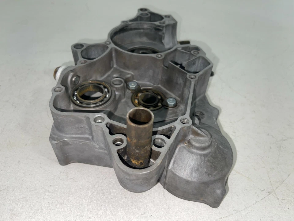 Honda CR80R 2002 96-07 cárter derecho necesita soldadura Foto 3 de 4