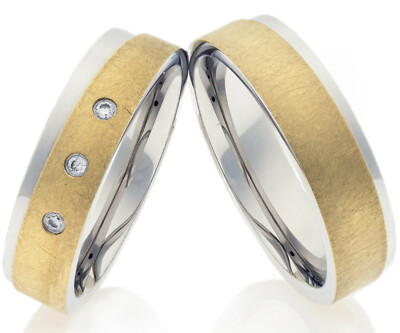 Eheringe Trauringe Partnerringe Gold mit Zirkonia individueller Lasergravur P371