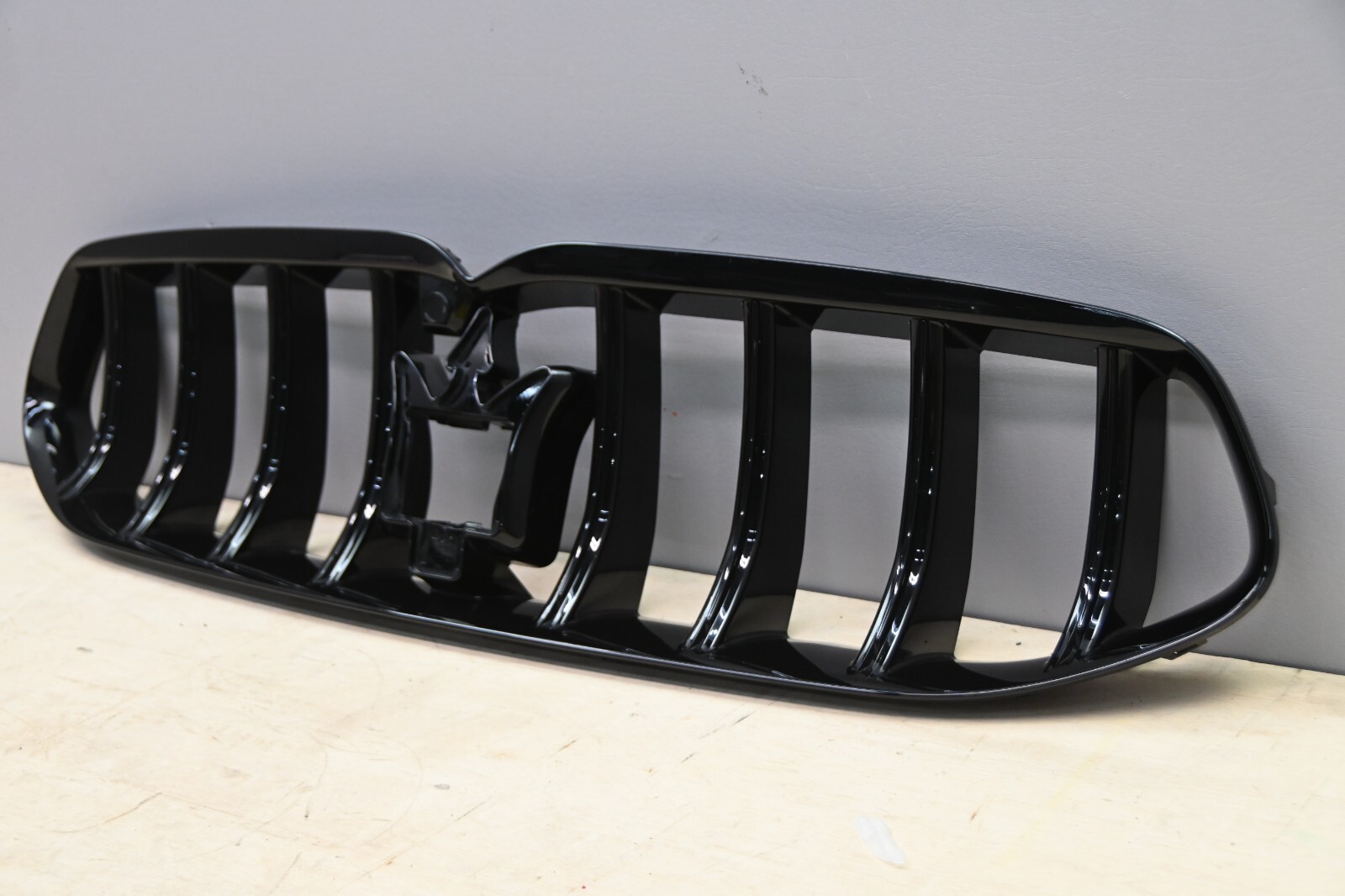2023 2024 Maserati Grecale Upper Radiator Grille 670170829 OEM 23 24
