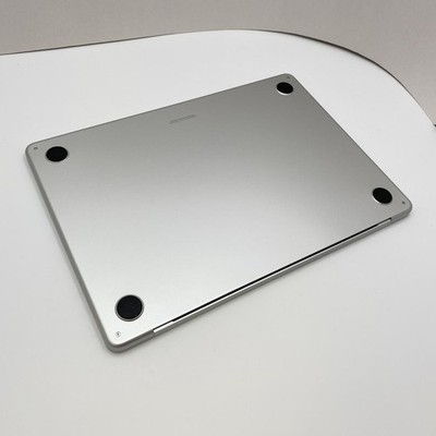 MacBook Air 13インチ　シルバー　2025モデル Apple MacBook Air 13 2025 M4 10-Core CPU 8-Core GPU 16GB 256GB