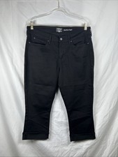 Levis Signature Gold Mid Rise Capri Black Denim Pants Women’s 16 W33 Crop Jeans