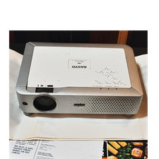 SANYO PLC-XU73 LCD Projector 2500 ANSI XGA 1024x768 4:3 USB VGA Silver