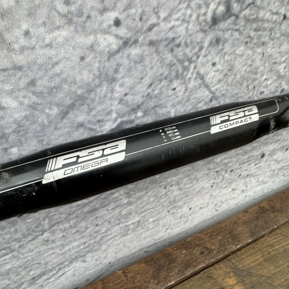 FSA Omega 小巧型公路自行车下把 440 毫米 31.8 合金黑色 325 克 — 第 3/4 张图片