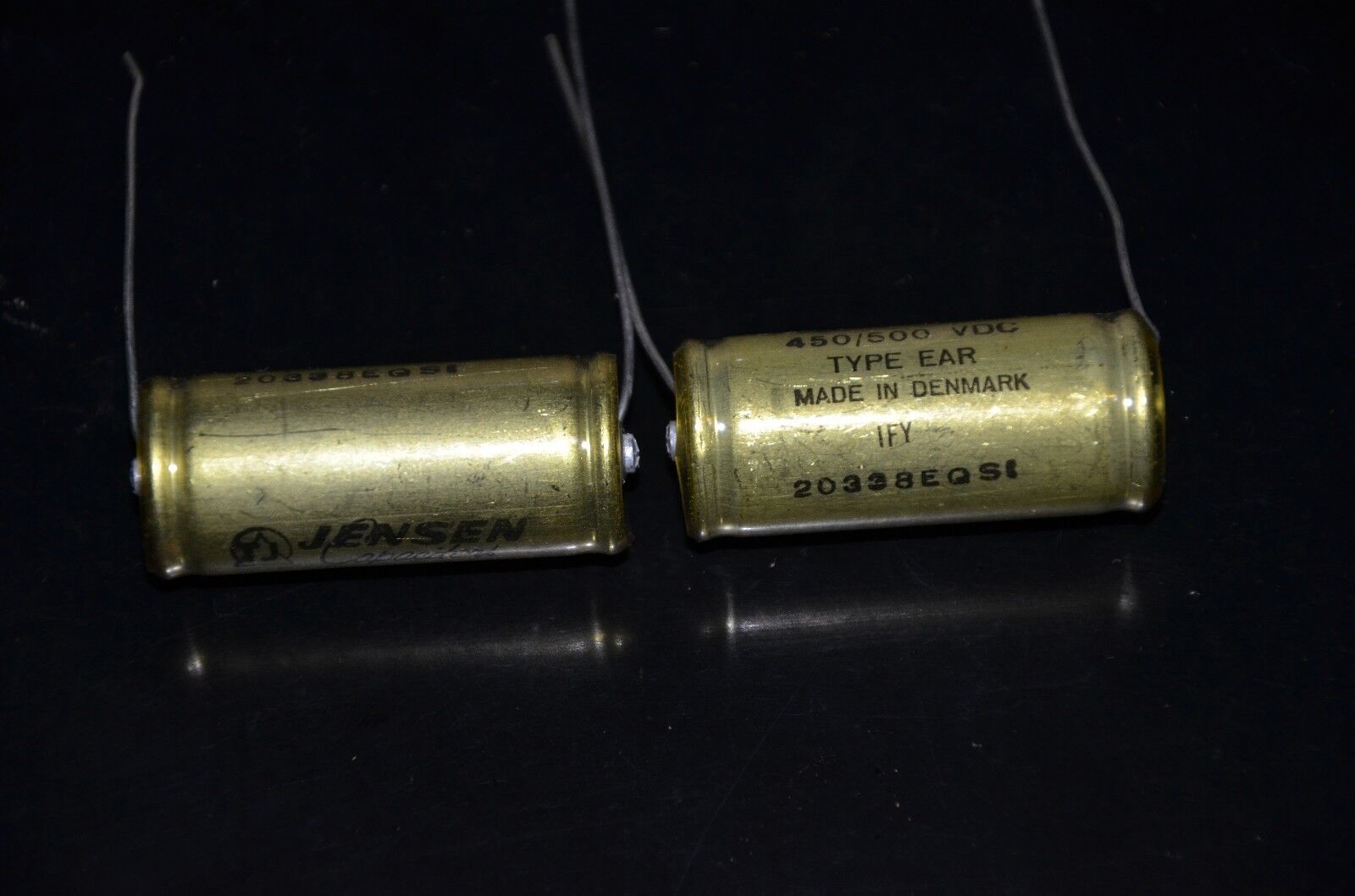 Two vintage NOS Jensen electrolytic capacitors 22uF 450/500V Made in Denmark 70s Standard sprzedaży wysyłkowej