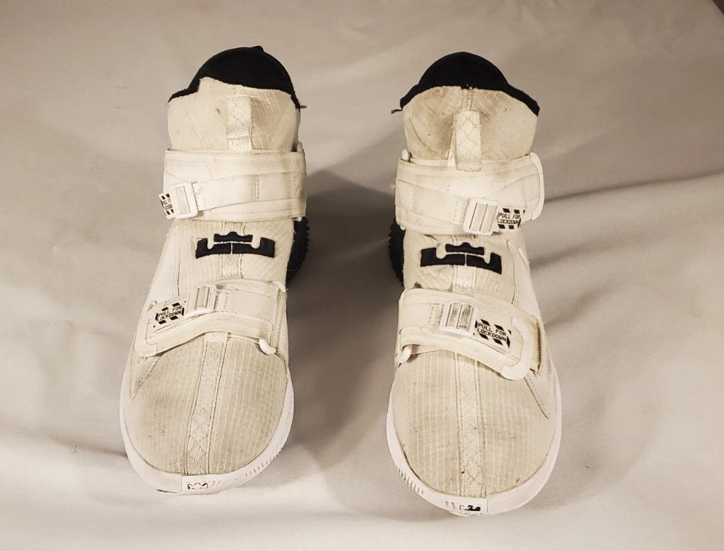 Lebron soldier 13 hot sale black and white