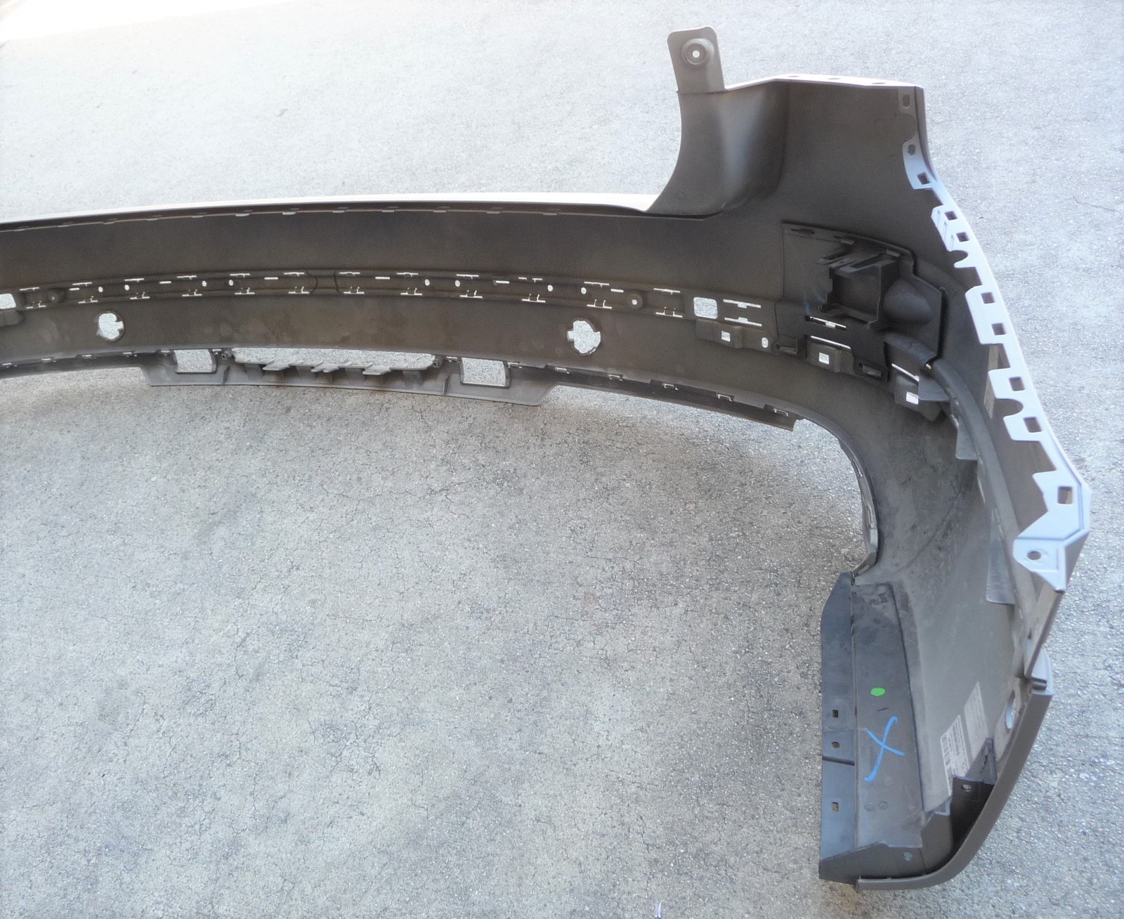 2017-2019 Bentley Bentayga BY636 rear Bumper Cover 36A807301AC OEM OE H8