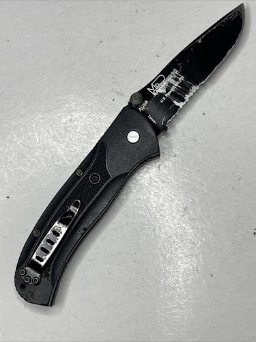 Benchmade 10210SB Mini Ambush Knife Black Serrated "Reenlist Red Devils" - Picture 5 of 14