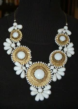 ELEGANT ZAD COUTURE LARGE BOLD WHITE BEADS ROUND GOLDEN STATEMENT BIB NECKLACE