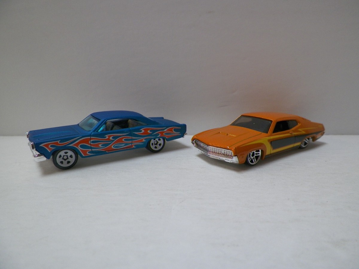 Hot Wheels- '70 Ford Torino/'66 Ford Fairlane GT- Multi Pack