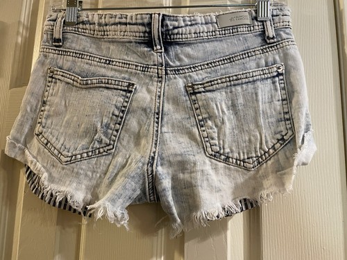 Women’s Almost Famous Cut Off Distressed Denim Shorts Sz 3 Striped Pockets Sexy - Picture 6 of 9