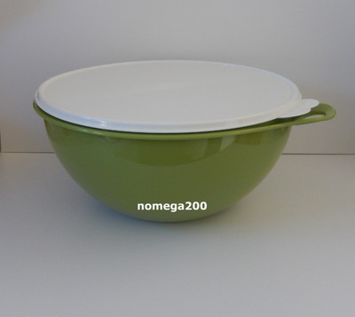 Tupperware 32-cup/7.8 L. Thatsa Bowl Sage Green/Sugar Color.