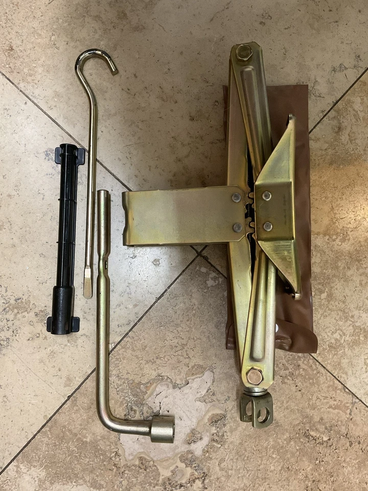 1997 - 1998-1999-2000-2001 Honda CRV CR-V домкрат для шины с инструментами изготовитель оборудования - Изображение 4 из 4