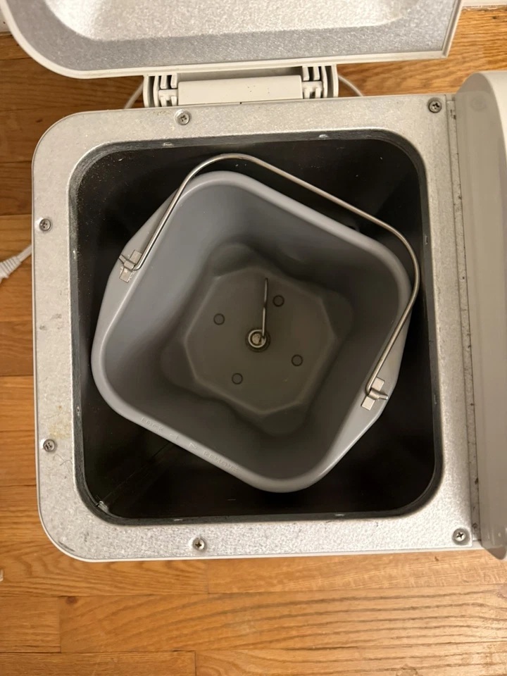 Máquina de pan fresco White-Westinghouse 2 lb WWTR444A - ¡Probada y funciona! Foto 2 de 4