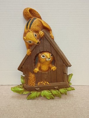 Homco Dart Chipmunks Squirrels in Birdhouse 11  Wall Decor Hanging Vintage 1977