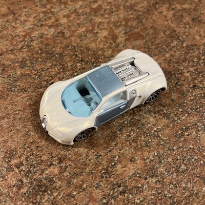 Hot Wheels 2007 Bugatti Veyron Pearl White Blue Loose