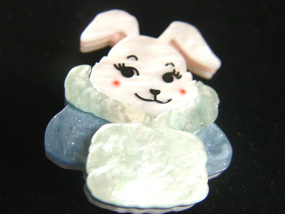ERSTWILDER SNUGGLY BUFFY BUNNY RABBITl RESIN BROOCH UK