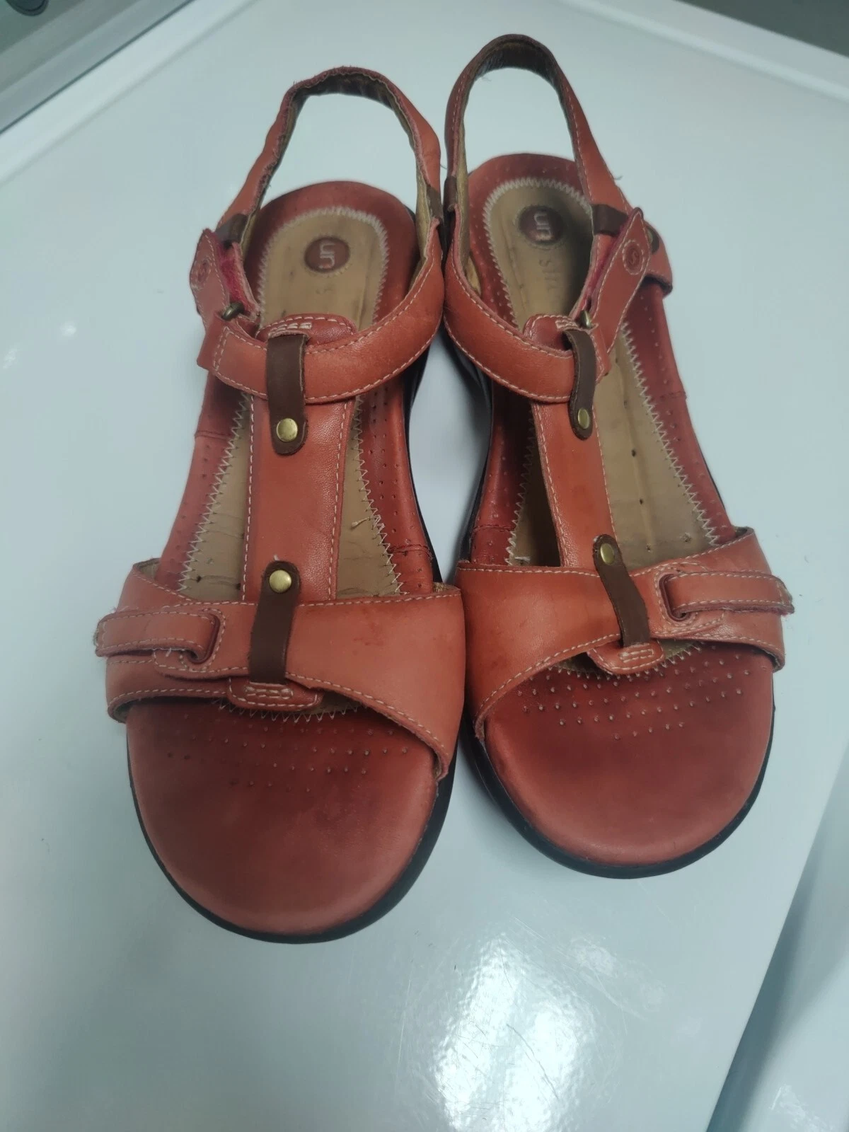 Sandali con cinturino in pelle rosso non strutturati Clarks taglia 8