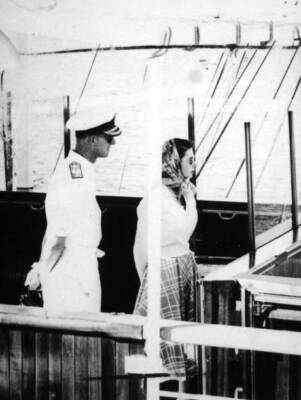 The Queen Duke Edinburgh aboard Gothic as it sailed into Sydne- 1954 Old Photo