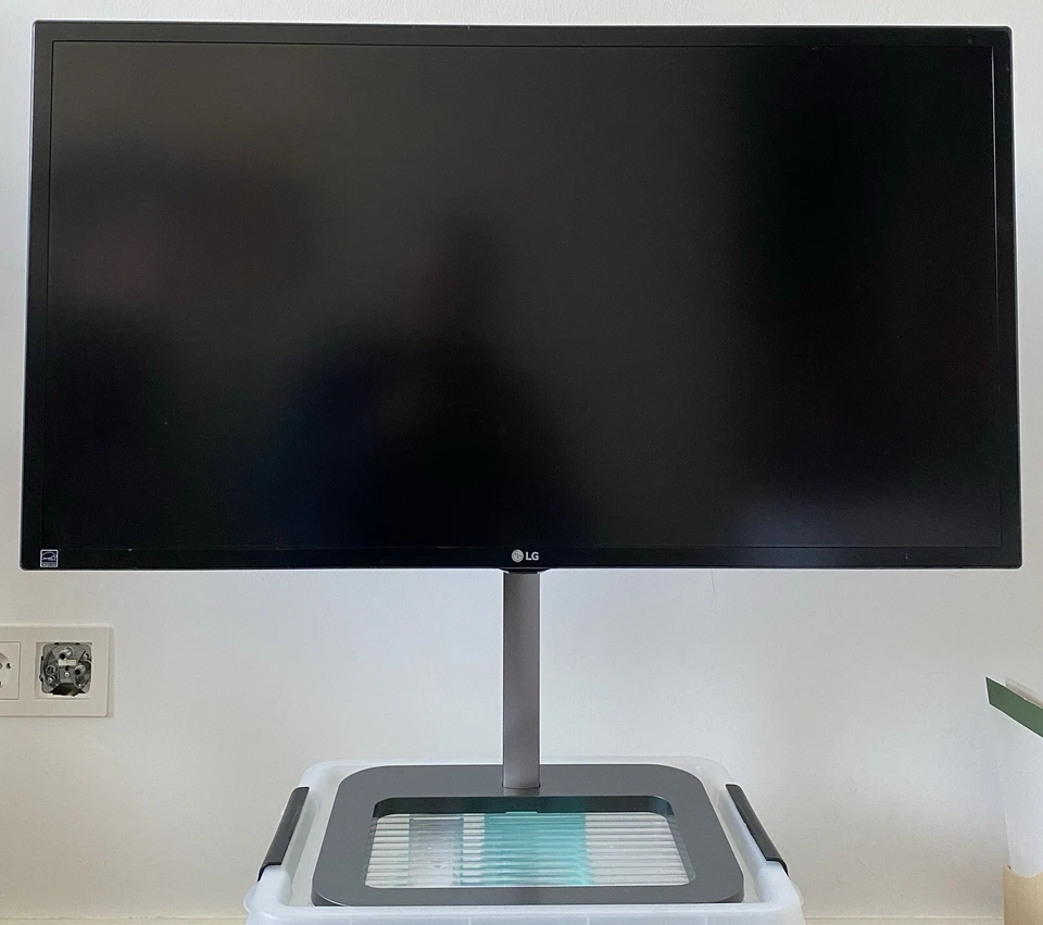 LG 31MU97-b ; 4K UHD Monitor für Professionelle Anwendungen - Bild 3 von 4