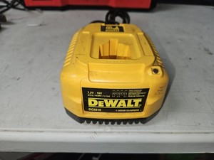 DEWALT DC9310 7.2V-18V Power Tool Battery Charger Yellow Single Slot