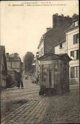 Ak Honfleur Calvados, Place du Puits et Chemin de la Croix Rouge - 2512694