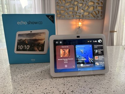 New LATEST Amazon Echo Show 8 - 3rd Generation - 3D Spatial Audio Alexa White