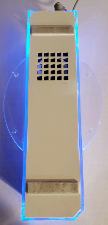 Ventilador de refrigeración Nintendo Wii "Gamestop" soporte vertical con luz azul brillante Foto 3 de 4
