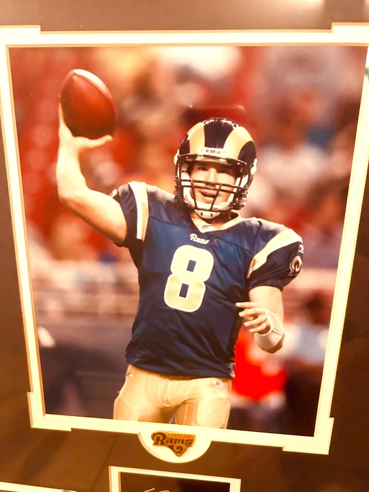 Foto enmarcada mate edición limitada Sam Bradford de St. Louis Rams 6/100 con firma Placa Foto 2 de 4
