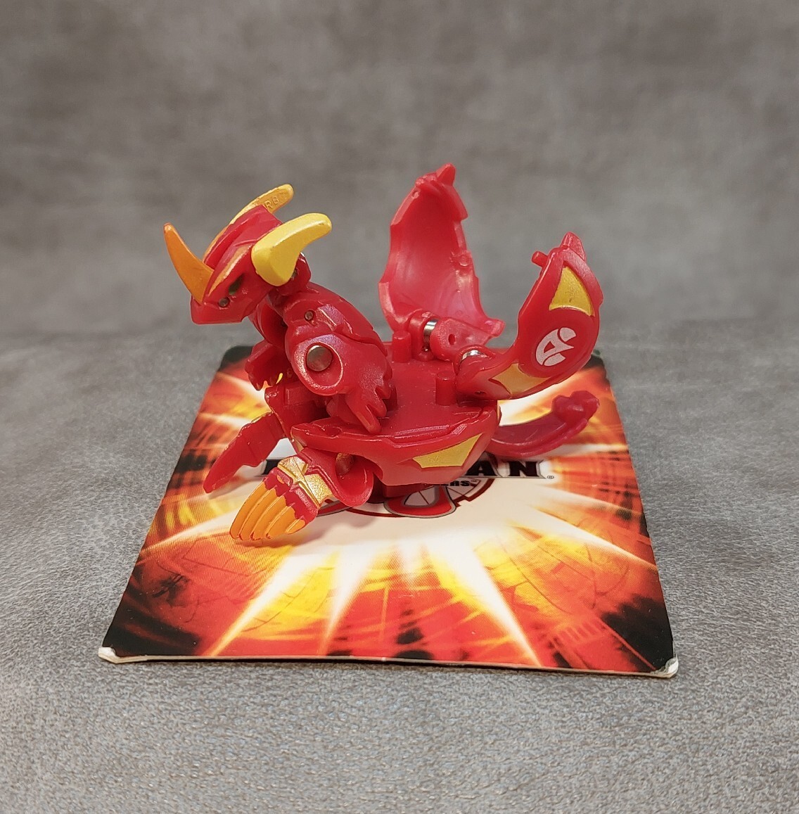 Bakugan Red Pyrus Helix Dragonoid 710g + Random Card | eBay