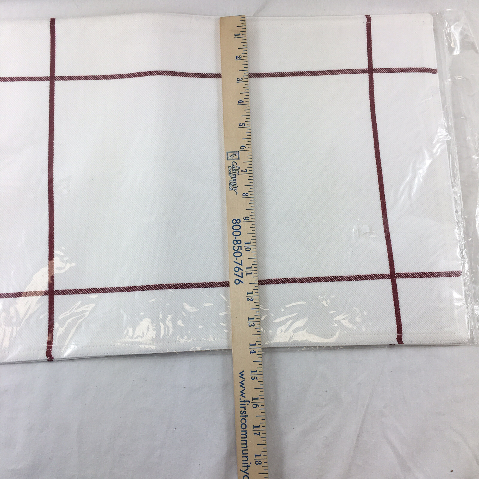 Pampered Chef White Window Pane Napkins (set of 2) & Place Mats (set of 2) New