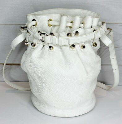 White Pebbled Leather Drawstring Bucket Backpack Drawstring Bucket Backpack 10L | Bags | Lululemon FR main image 4