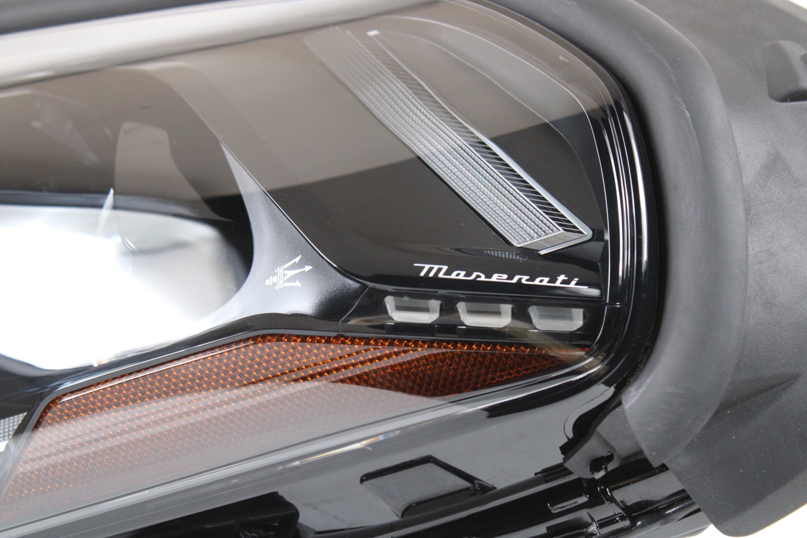 Perfect Set! 2024-2026 Maserati GranTurismo Left + Right LED Headlight Pair OEM