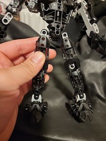 LEGO BIONICLE: Toa Nuparu Inika 8729 Figure Incomplete w/Canister