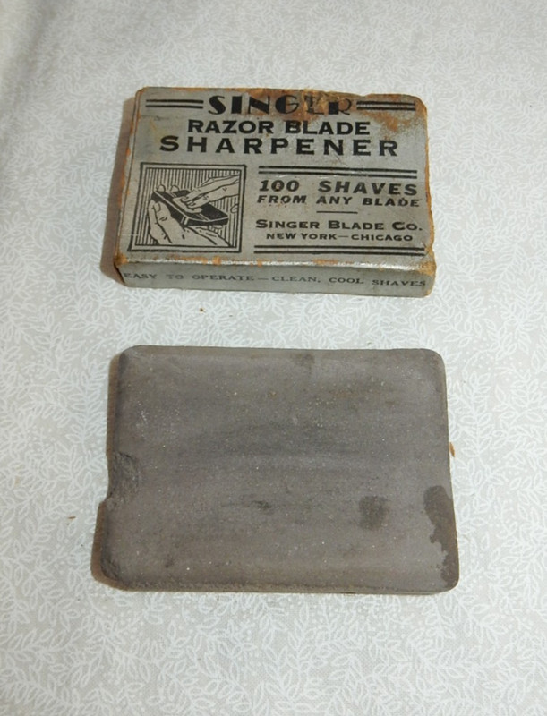 Singer Razor Blade Sharpener with Partial Box