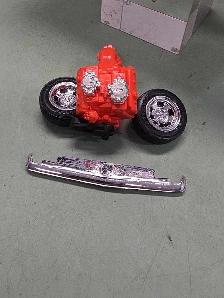 1968 Plymouth Hemi Barracuda Built Model Kit - Image 2 of 4