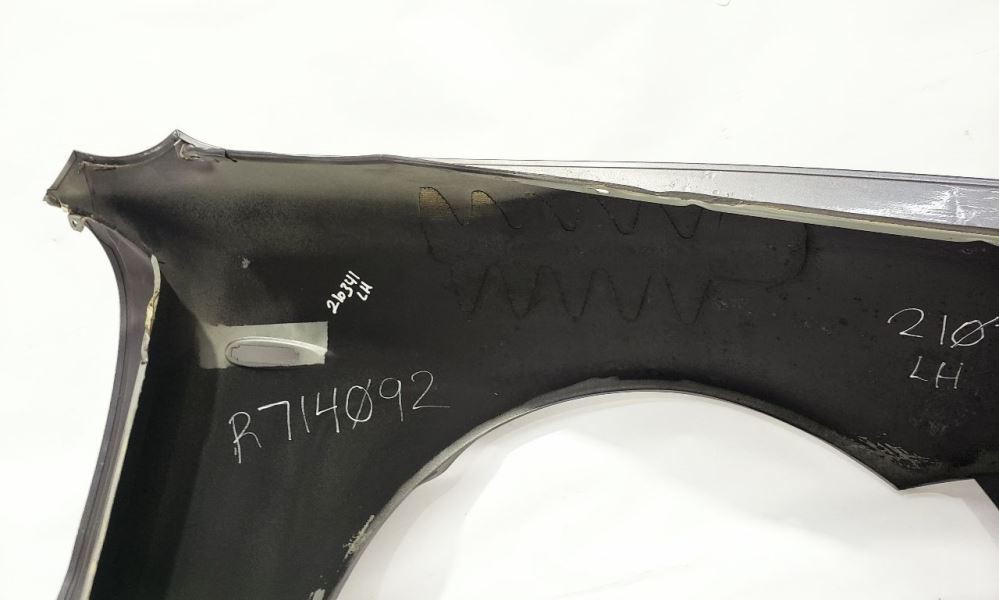Front Left Fender 203.633 Grigio Alfieri OEM 02 03 04 05 07 Maserati Spyder CC