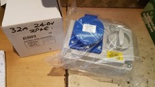 ESR Interlocked Socket 3 Pin Single Phase 220-250V, 2P+E 132A