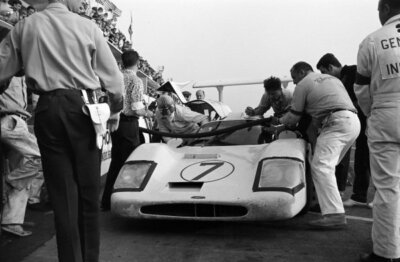 Mike Spence & Phil Hill Chaparral 2F Chevrolet Le Mans 1967 Motor Old Photo 3