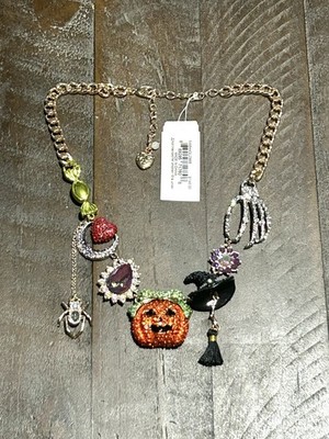 BETSEY JOHNSON HALLOWEEN PUMPKIN CANDY WITCH HAT BROOM HAND BLING NECKLACE