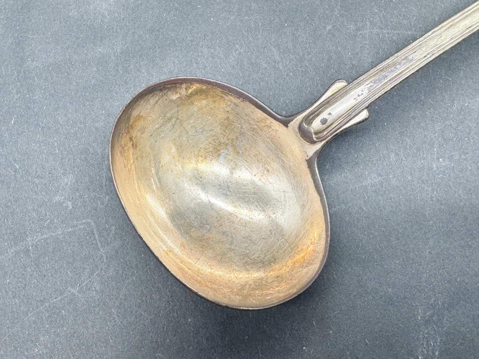 VINTAGE SILVER PLATED LADLE SHELL PATTERN SMALL SAUCE GRAVY SERVING SPOON - Image 3 of 4