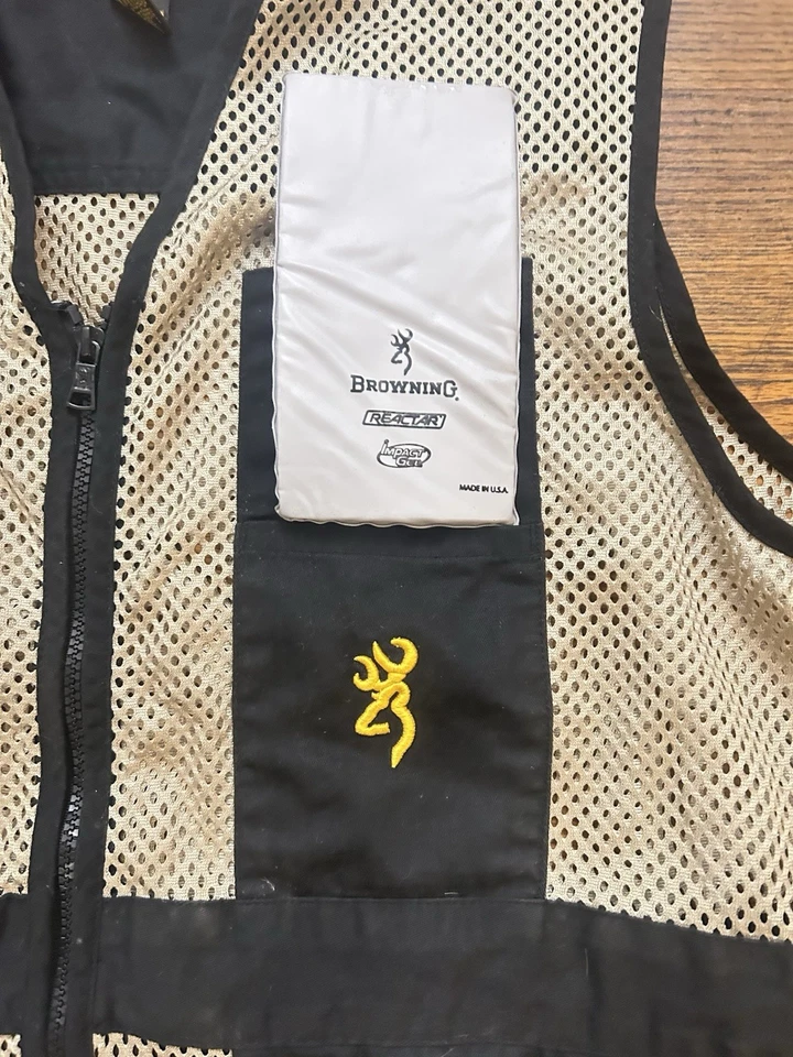 Browning Trapper Creek Mesh Shooting Vest w/Reacter Recoil Pad Size:Large NWOT - Image 3 of 4