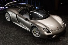 1/18 Porsche 918 Spyder Weissach Pkg Liquid Metal Silver Model By AUTOart 77922