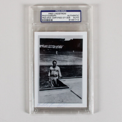 Fred Lindstrom Signed Photo Giants - PSA Slab
