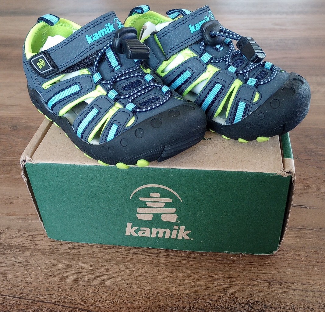 Sandalias impermeables Kamik Boy's Cangrejo punta cerrada talla: US7 azul nuevas en caja