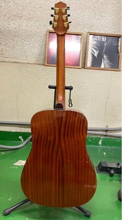 Month-End Voyage-Air Guitar Vad-1 Lr.Baggs used