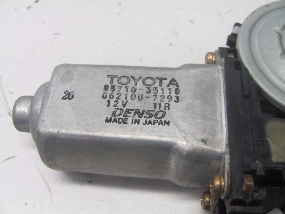 Motor regulador ventana pasajero trasero derecho Toyota 4Runner 1996-2002 OEM KM60421 Foto 3 de 4