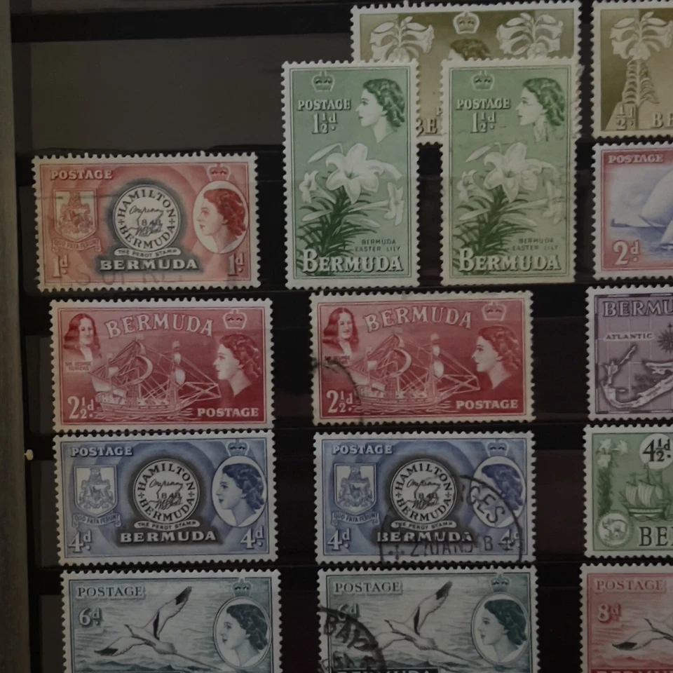 NICE BERMUDA MINT AND USED STAMPS LOT, HAMILTON, OVERPRINTS, SHIELDS & MORE - Image 4 of 4